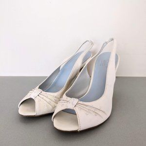 Unforgettable Moments Lela Rose White Bridal Stiletto Heels with Rhinestones 2.5